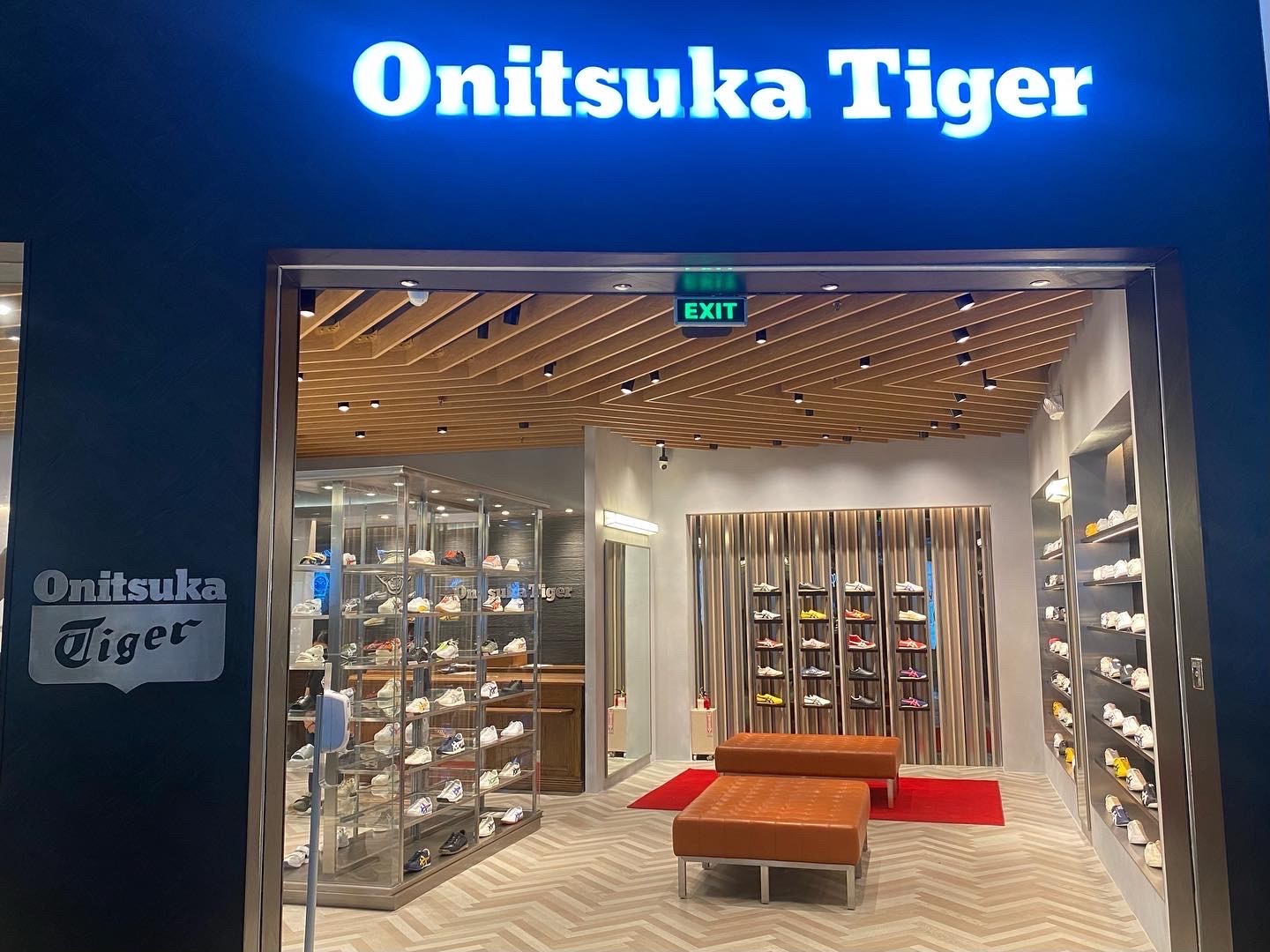 Onitsuka Tiger Greenbelt 5, Retail Store